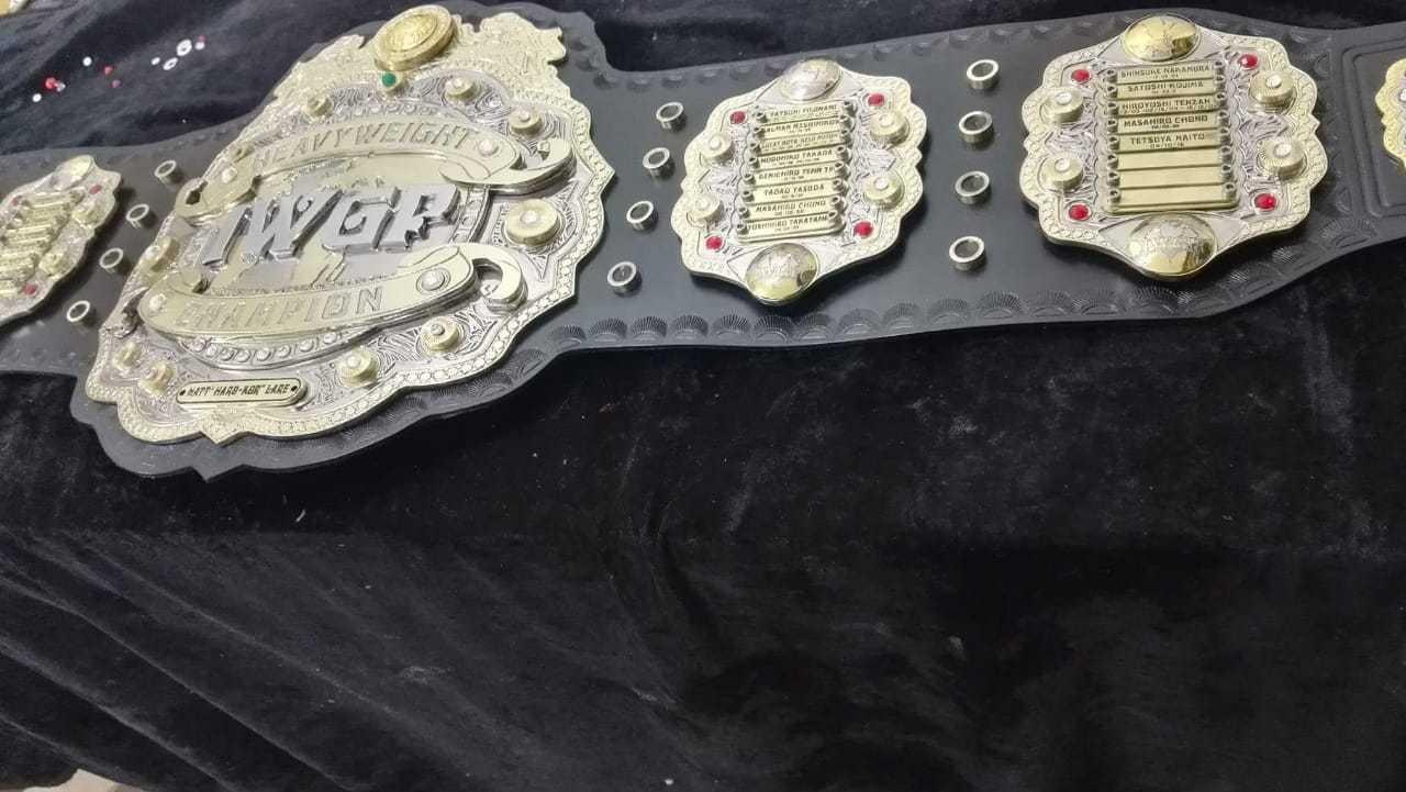 IWGP V4 HEAVYWEIGHT Zinc Championship Belt - Image 8